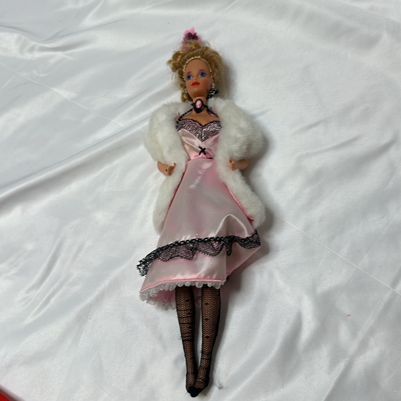 International Barbie vintage set of four dolls - Picture 8 of 9